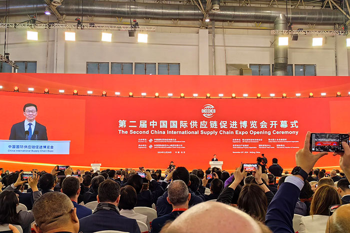 今日開幕！巨能機器人亮相第二屆中國國際供應鏈促進博覽會